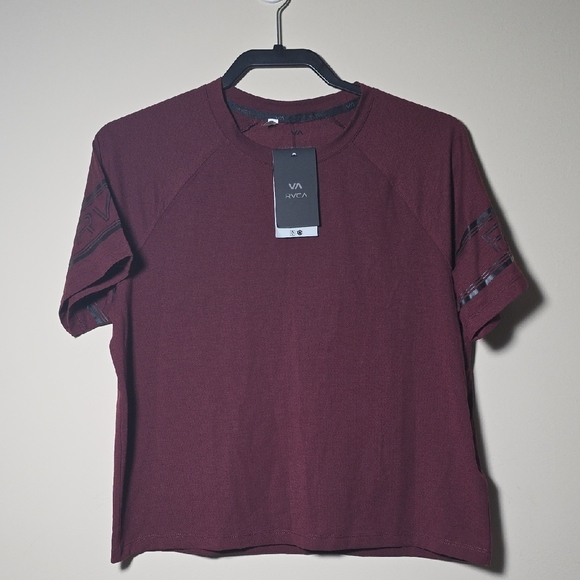 RVCA Tops - RVCA Maroon Short Sleeve Cropped Tee